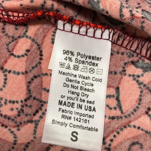 ♦️2/$30 LuLaRoe Classic T - Picture 3 of 7